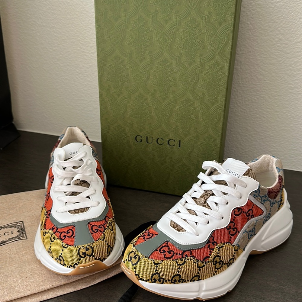 Womens Gucci Sneakers Size 40
